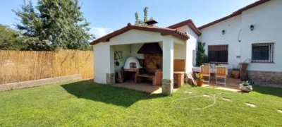 Casa unifamiliar en alquiler en Carrer de Salvador Dalí, 37, Veïnat Baix (Caldes de Malavella) de 1.800 €<span>/mes</span>