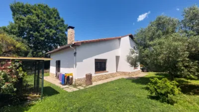 Casa unifamiliar en alquiler en Carrer de Salvador Dalí, 37, Veïnat Baix (Caldes de Malavella) de 1.800 €<span>/mes</span>