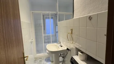 Habitación en alquiler en Calle Clara Campoamor, 7, La Magdalena-Versalles (Avilés) de 320 €<span>/mes</span>