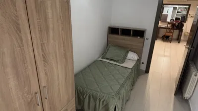 Habitación en alquiler en Carrer de Calderón de la Barca, 70, cerca de Carrer de Pablo Iglesias, La Salut-Lloreda-Sistrells (Badalona) de 450 €<span>/mes</span>