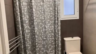 Habitación en alquiler en Calle de Teulada, 65, Los Ángeles (Distrito Los Ángeles-Rabasa-San Agustín. Alicante - Alacant) de 500 €<span>/mes</span>