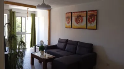 Piso en alquiler en Calle Puerto de Envalira, 10, Juan XXIII-Rochelambert (Distrito Cerro Amate. Sevilla Capital) de 300 €<span>/mes</span>
