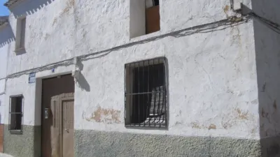 Casa adosada en venta en Calle 8 de Marzo, Número 27, Villarrubia de Santiago de 55.000 €