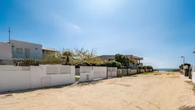 Casa adosada en alquiler en Calle de la Nutria, 1, Punta Umbría de 2.190 €<span>/mes</span>