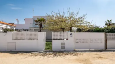 Casa adosada en alquiler en Calle de la Nutria, 1, Punta Umbría de 2.190 €<span>/mes</span>