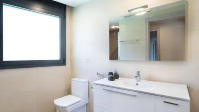 Casa adosada en alquiler en Carrer del Mestre Falla, 27, Premià de Dalt de 3.400 €<span>/mes</span>