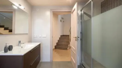 Casa adosada en alquiler en Carrer del Mestre Falla, 27, Premià de Dalt de 3.400 €<span>/mes</span>