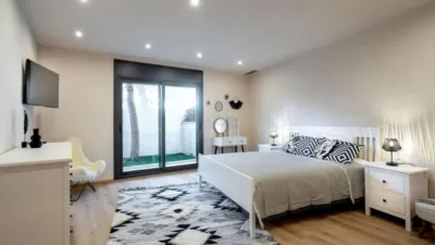 Casa adosada en alquiler en Carrer del Mestre Falla, 27, Premià de Dalt de 3.400 €<span>/mes</span>