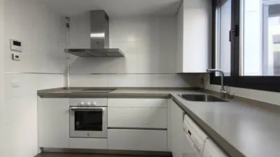 Piso en alquiler en Avenida Vía Augusta, 2, Huerta de la Reina-Arruzafilla-Parque Figueroa-Noreña (Córdoba Capital) de 900 €<span>/mes</span>