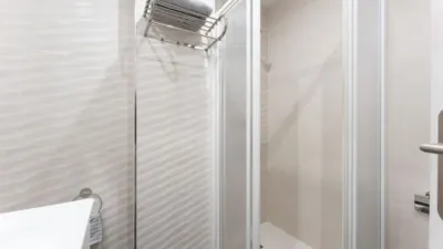 Apartamento en alquiler en Calle Troncón, 21, cerca de Calle Marconi, Puerto Deportivo (Fuengirola) de 1.570 €<span>/mes</span>