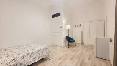 Piso en venta en Calle del Escultor José Capuz, 3, Zona Avinguda Alta-Auditori (Torrent) de 900 €