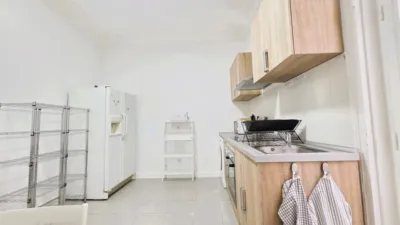 Piso en venta en Calle del Escultor José Capuz, 3, Zona Avinguda Alta-Auditori (Torrent) de 900 €