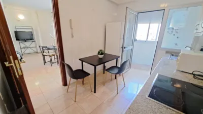 Piso en alquiler en Calle Salamanca, 42, cerca de Calle Calvo Sotelo, Salamanca-Uruguay-Las Mimosas (Distrito Centro-Ifara. Santa Cruz de Tenerife Capital) de 1.200 €<span>/mes</span>