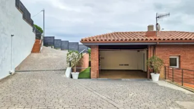 Casa unifamiliar en alquiler en Carrer del Vallespir, 25, Alella de 2.950 €<span>/mes</span>