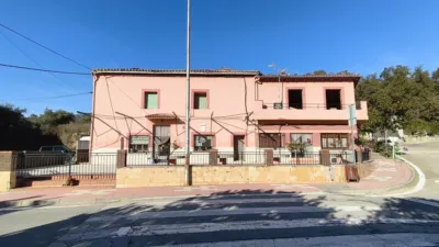 Rustic house on Avenida de la Constitución, 1 photo 2