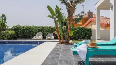 Casa adosada en alquiler en Calle Caracolas, 88, El Pelayo-Parques Naturales (Algeciras) de 1.690 €<span>/mes</span>
