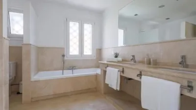 Casa adosada en alquiler en Calle Caracolas, 88, El Pelayo-Parques Naturales (Algeciras) de 1.690 €<span>/mes</span>