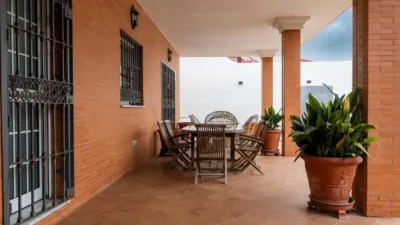 Chalet adosado en alquiler en Calle Don Alonso Quijano, 1, Zona Universitaria (Bormujos) de 1.830 €<span>/mes</span>