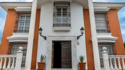 Chalet adosado en alquiler en Calle Don Alonso Quijano, 1, Zona Universitaria (Bormujos) de 1.830 €<span>/mes</span>