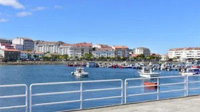 Pis – O Porto do Son, As Devesas, Portosín - Més