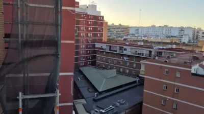 Ático en alquiler en Calle Virgen de Luján, 30, Los Remedios (Distrito Los Remedios. Sevilla Capital) de 1.200 €<span>/mes</span>