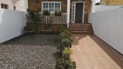 Single-family villa on Avenida Playa Blanca, 1 photo 3