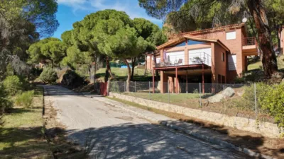 Chalet unifamiliar en alquiler en Avenida de los Pinos, 14, San Martín de Valdeiglesias de 2.200 €<span>/mes</span>