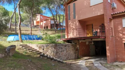 Chalet unifamiliar en alquiler en Avenida de los Pinos, 14, San Martín de Valdeiglesias de 2.200 €<span>/mes</span>