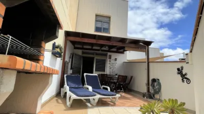 Apartment on Avenida Hermanas Del Castillo, 1 photo 2