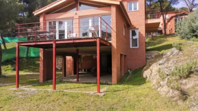 Chalet unifamiliar en alquiler en Avenida de los Pinos, 14, San Martín de Valdeiglesias de 2.200 €<span>/mes</span>