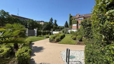 Piso en alquiler en Calle de la Duquesa de Castrejón, 9, Colina (Distrito Ciudad Lineal. Madrid Capital) de 2.600 €<span>/mes</span>