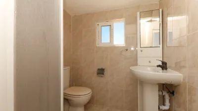 Apartment at 235 Ramón Gallud Street photo 14