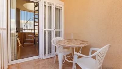 Apartment at 235 Ramón Gallud Street photo 3