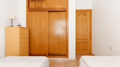 Apartment at 235 Ramón Gallud Street photo 8