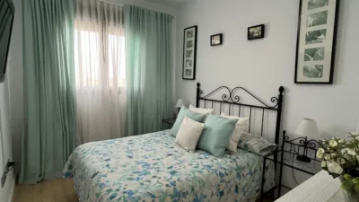 Piso en alquiler en Avenida de Manuel Clavero Arévalo, 1, Entrenúcleos (Dos Hermanas) de 950 €<span>/mes</span>