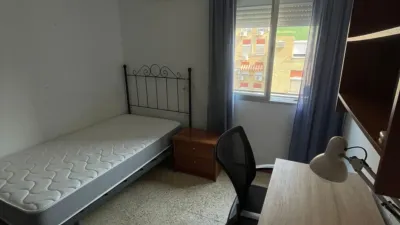 Piso en alquiler en Calle de Séneca, 4, Entrenúcleos (Dos Hermanas) de 930 €<span>/mes</span>