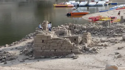 Chalet unifamiliar en alquiler en Avenida de los Pinos, 10, San Martín de Valdeiglesias de 2.500 €<span>/mes</span>