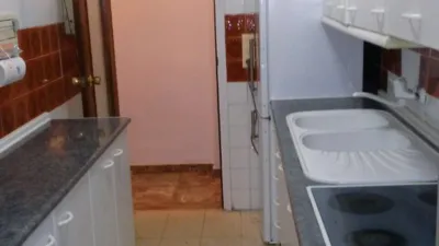 Habitación en alquiler en Calle Muro de los Navarros, 66, cerca de Calle Diego de Merlo, Santa Catalina (Distrito Casco Antiguo. Sevilla Capital) de 370 €<span>/mes</span>