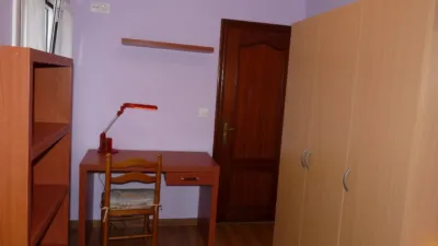 Habitación en alquiler en Calle del Puerto de Tarna, 6, Pumarín-Teatinos (Oviedo) de 300 €<span>/mes</span>
