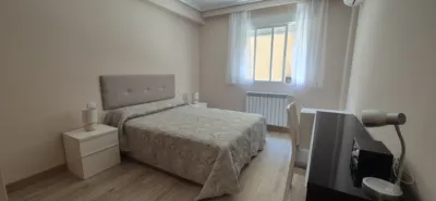 Piso en alquiler en Calle del Conde Duque, 3, Universidad-Malasaña (Distrito Centro. Madrid Capital) de 2.100 €<span>/mes</span>