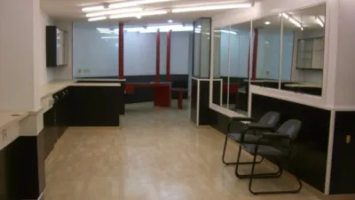 Oficina en alquiler en Zona Centre , Centre Històric (Vic) de 500 €<span>/mes</span>