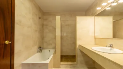 Piso en venta en Raval de Cortines, Caputxins-Santa Clara-Hospital (Vic) de 325.000 €