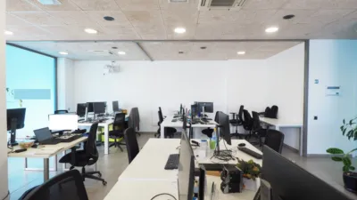 Local comercial en venta en Avinguda de Marie Curie, Can Bassa-Palou (Granollers) de 220.000 €
