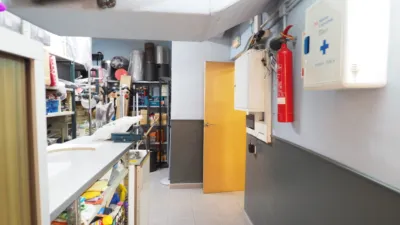 Local comercial en venta en Carrer de Princesa, cerca de Carrer de Navarra, Instituts-Ponent (Granollers) de 220.000 €