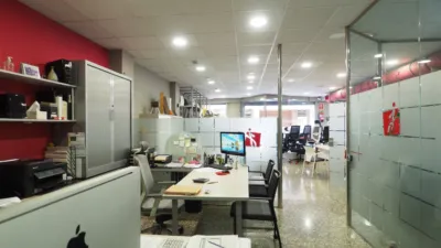 Local comercial en venta en Carrer de Princesa, cerca de Carrer de Navarra, Instituts-Ponent (Granollers) de 220.000 €
