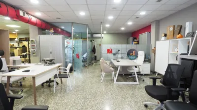 Local comercial en venta en Carrer de Princesa, cerca de Carrer de Navarra, Instituts-Ponent (Granollers) de 220.000 €