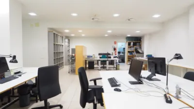 Local comercial en venta en Carrer de Barcelona, cerca de Carrer de Guayaquil, Centre (Granollers) de 390.000 €