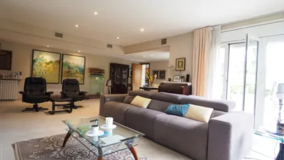 Chalet unifamiliar en venta en Carrer Travessia del Tibidabo, Canovelles de 700.000 €
