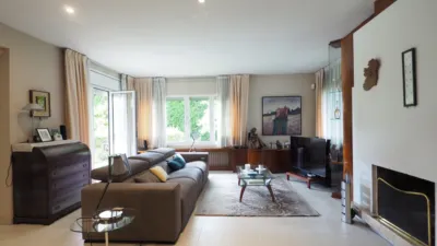 Chalet unifamiliar en venta en Carrer Travessia del Tibidabo, Canovelles de 700.000 €