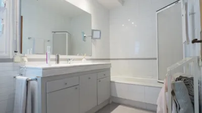 Chalet unifamiliar en venta en Carrer Travessia del Tibidabo, Canovelles de 700.000 €